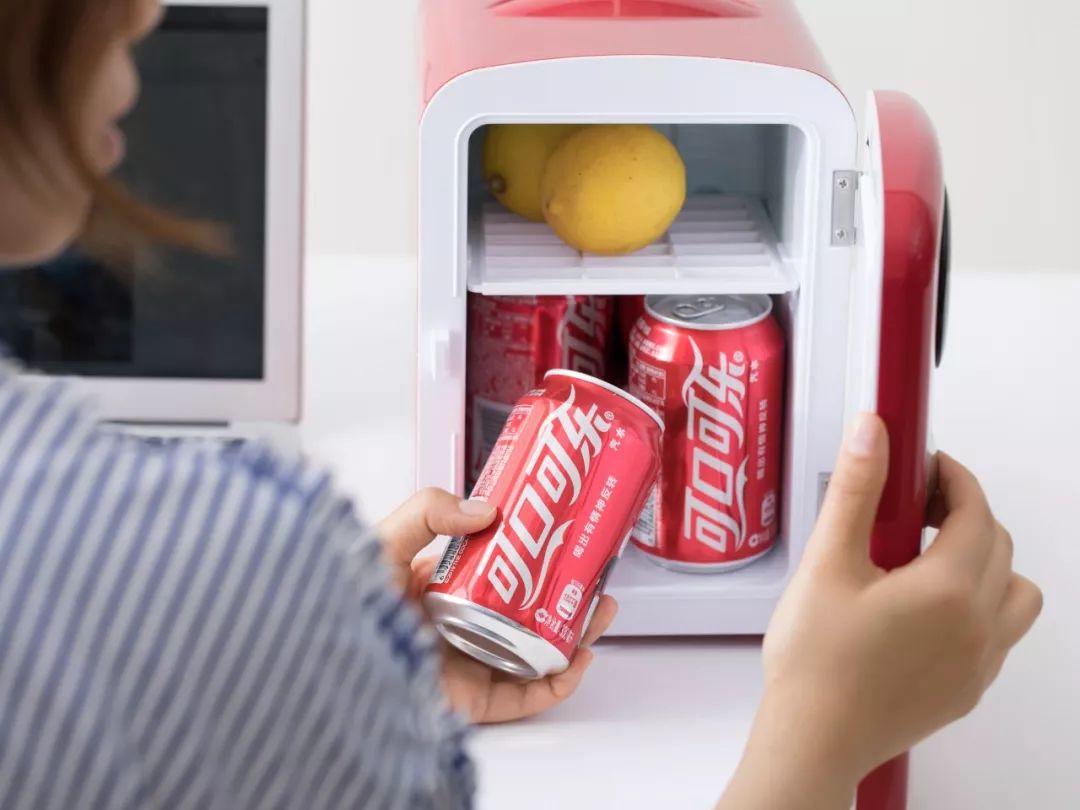 制冷又制热还能车载放音乐的可口可乐小冰箱超酷