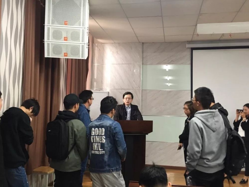 以智慧教学点亮学生的希望之光清华大学慕课教师袁博赴贵州支教纪实