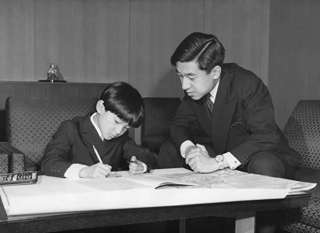 明仁退位天皇也是普通人