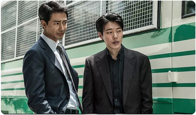 不过,那部电影里可不止有男色,还有"性侵 渎职 舆论分流"的劲爆题材