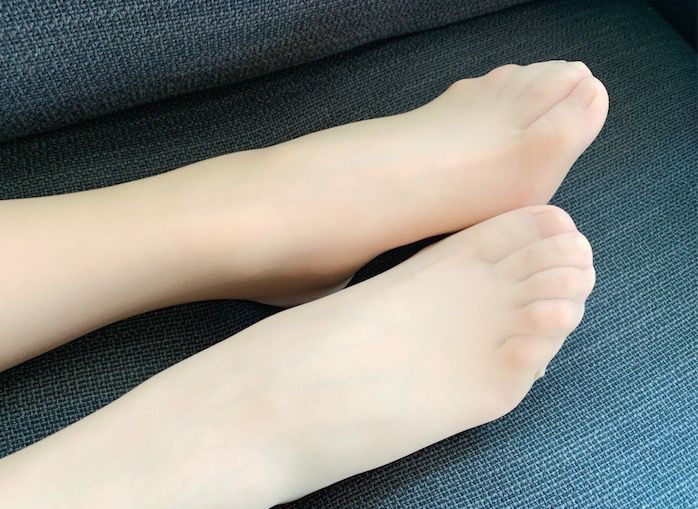 把丝袜勾脱丝的五种方法,我替你们都试了一遍!丨好物推荐 - 专知