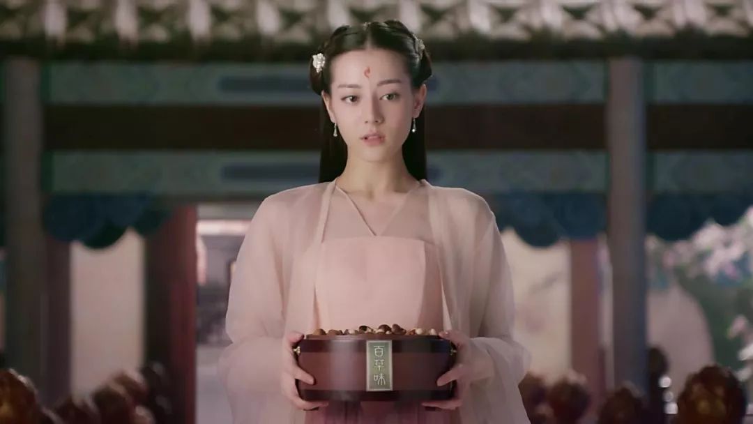 《三生三世十里桃花》,《我的前半生》这两部爆款,此前,韩剧《w两个