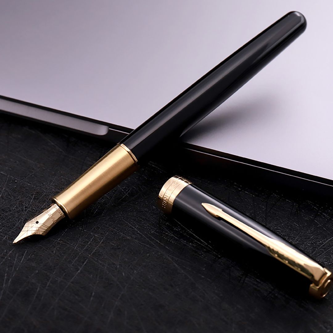 1888年,25岁的美国小伙子乔治·派克创办了派克钢笔公司,并发布了第一