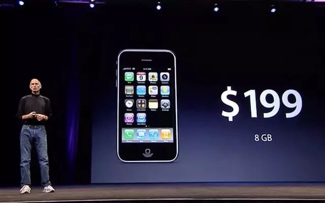 乔布斯将iphone 3g带到人间,2010年,乔布斯最后一次站在发布会上介绍
