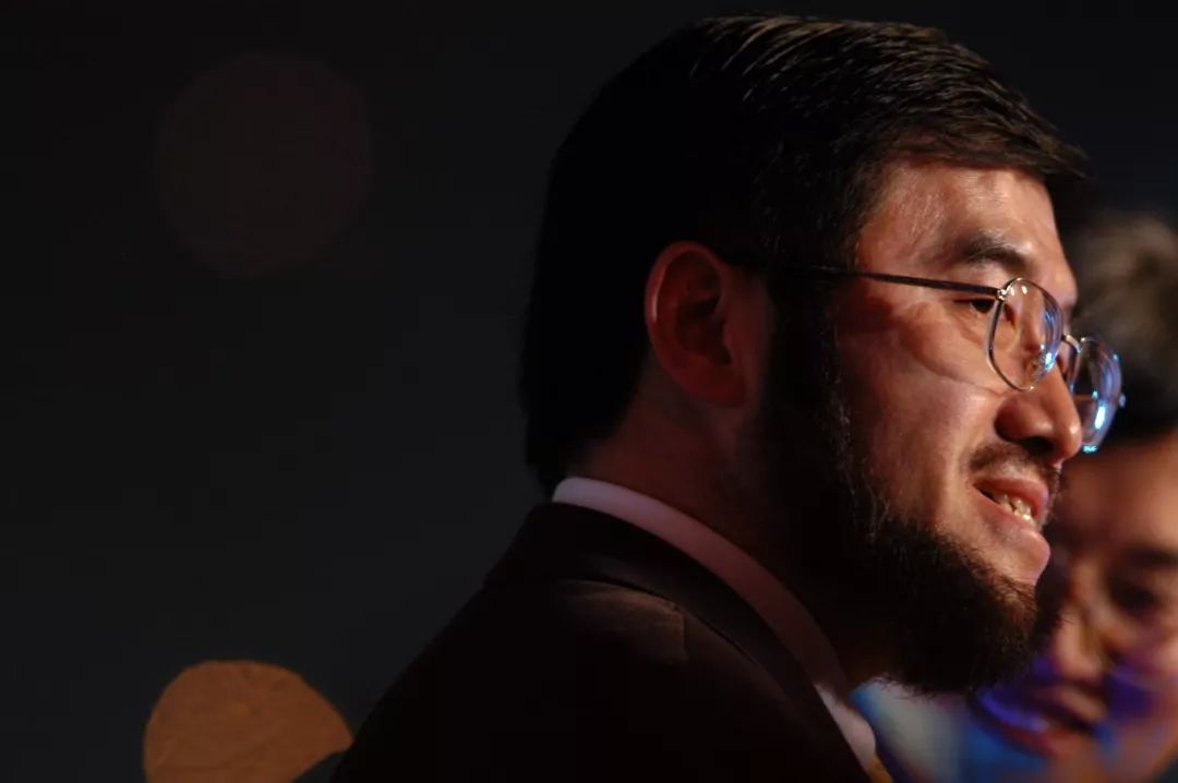 中国互联网带头大哥和他的千亿饭局