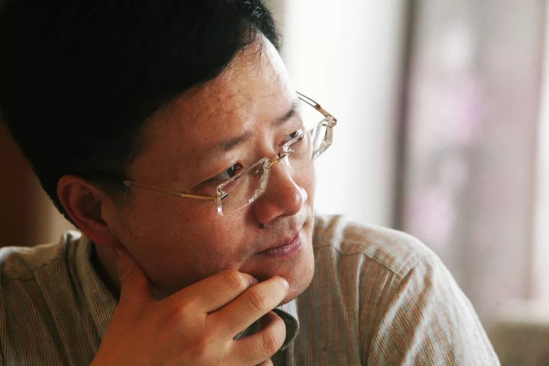 严锋,一个非典型的中文系教授.