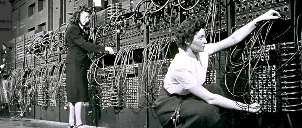 美国第一台电子计算机是由女程序员编写的