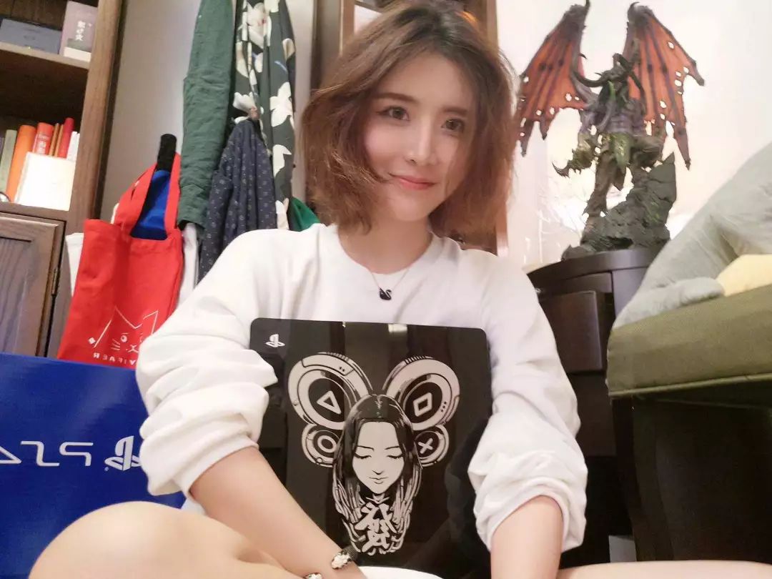 风眼卢本伟冯提莫再到陈一发儿斗鱼也有钱变坏了