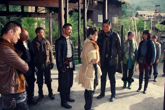 的故事非常简单:巧巧(赵涛饰)本是山西大同本地组织二当家斌哥(廖凡饰